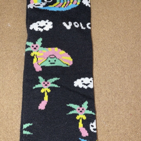 VOLCOM Skate Streetwear Mens true crew socks "Summer Waves Black" New with tags - Picture 3 of 4